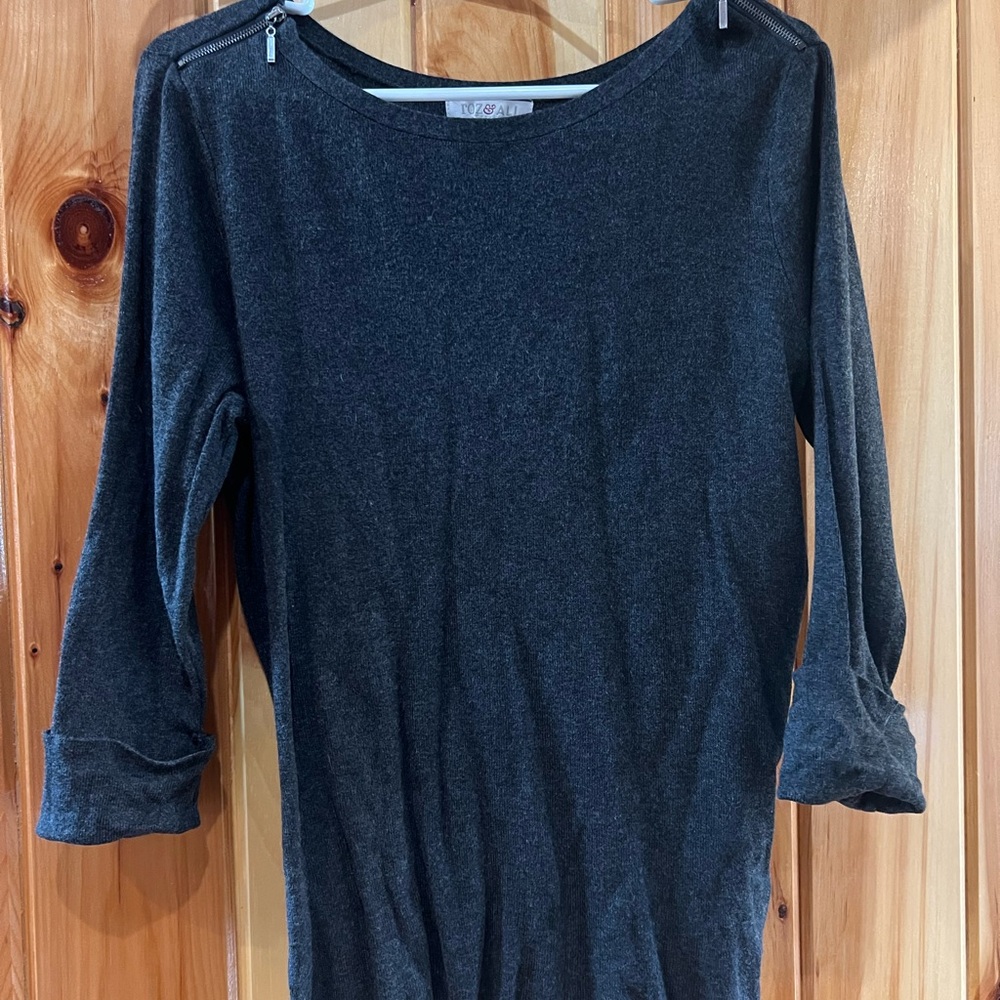 Roz & Ali Black Long Sleeve Crewneck Top